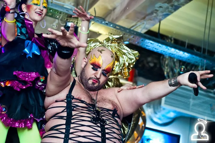 HARD TON DISCO QUEEN
