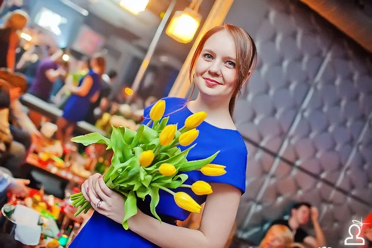 Танцы на барной стойке