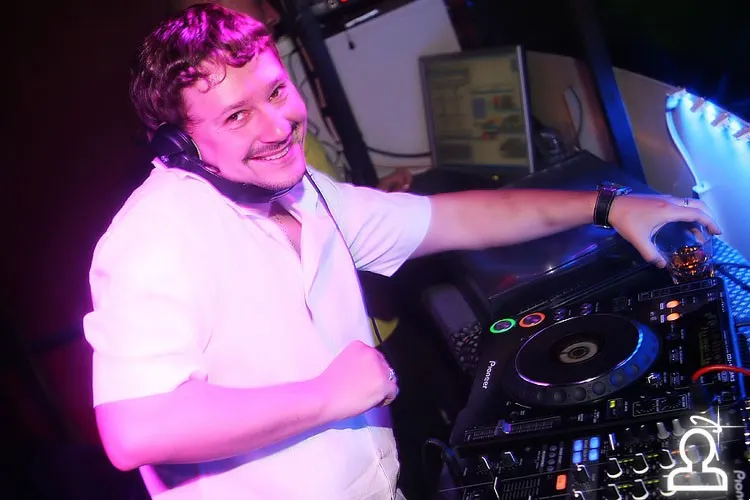 DJ Navigator