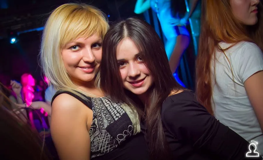 Голый пистолет
