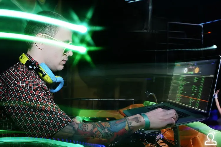 DJ SIMON