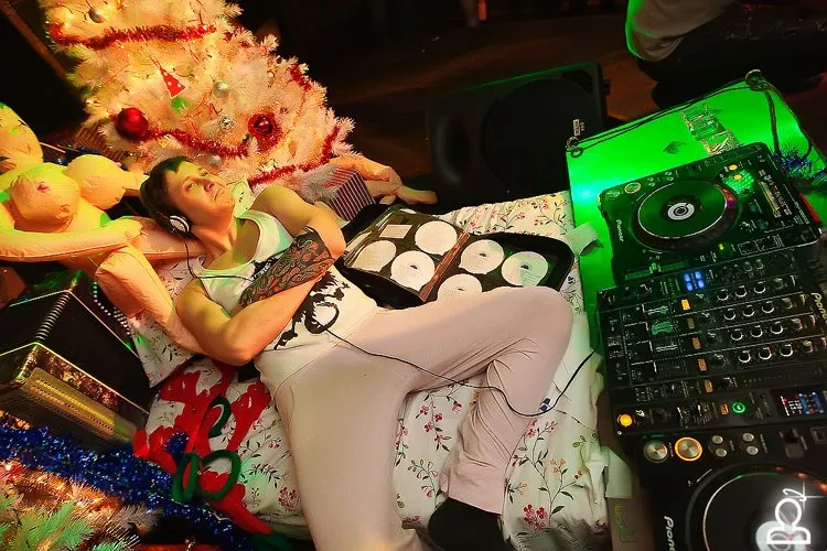 Хочу новогоднего секса