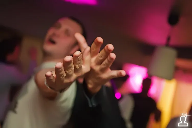 Le Buffet & DOЖDЬ HOUSE Mafia are present
