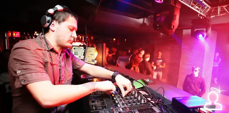 DJ VANILA