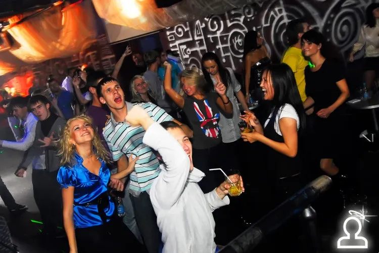 HARD ROCK SOFA LIVE & Dj SET