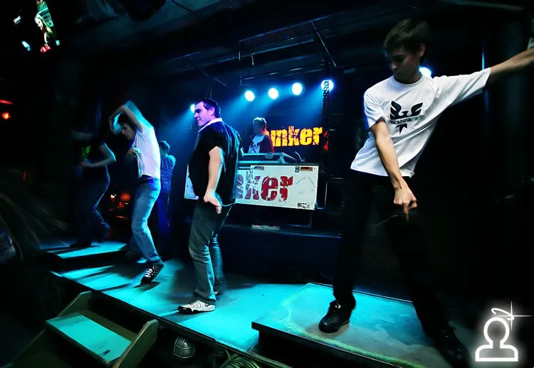 JumpStyle vs TecktOnik