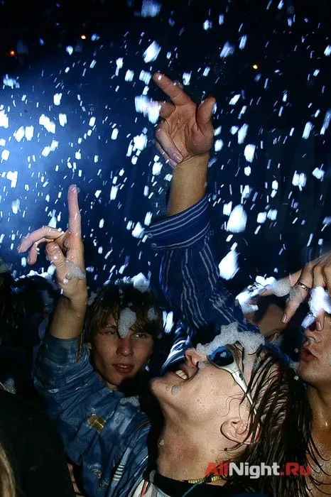 Winston Clubbin’ Clouds (Dj Asya)
