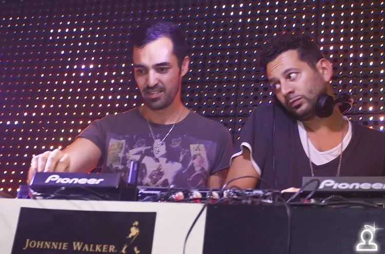 AUDIOFLY & MONAQUE