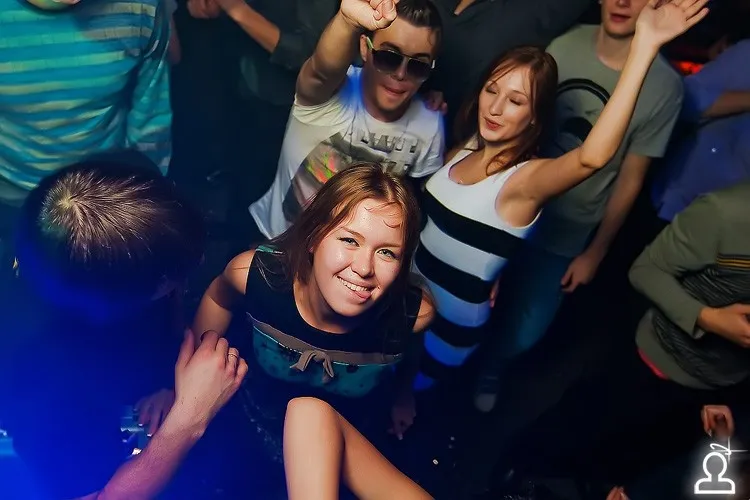 BEN DJ & MELANIE ESTELLA