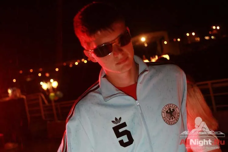 WEST`S COAST PARTY