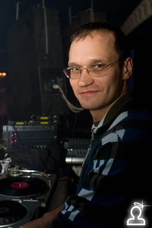 Dj Suhov