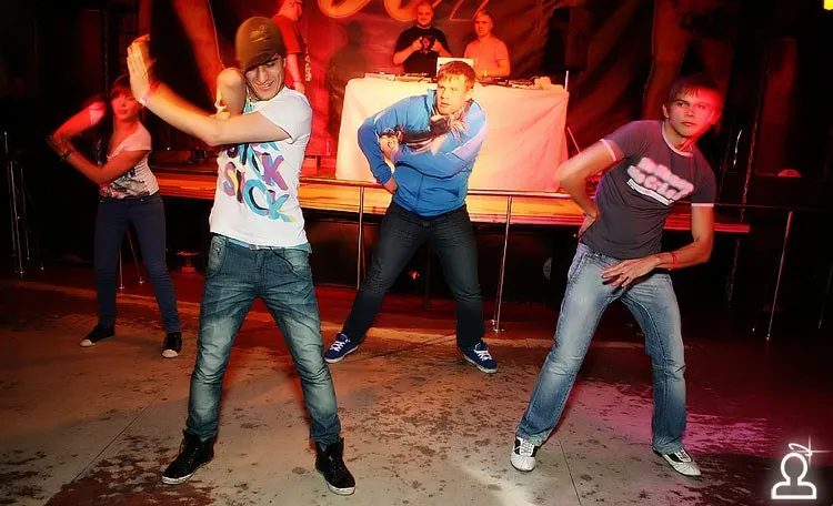 SHAKE IT PARTY
