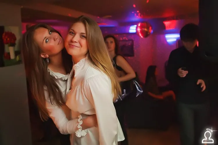 Le Buffet & DOЖDЬ HOUSE Mafia are present