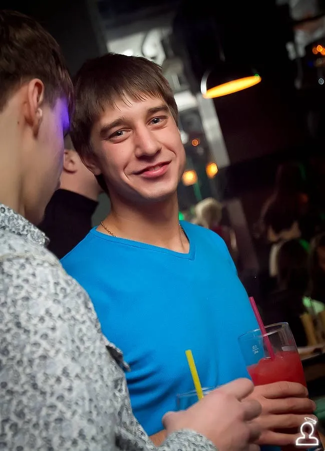 Танцы на барной стойке