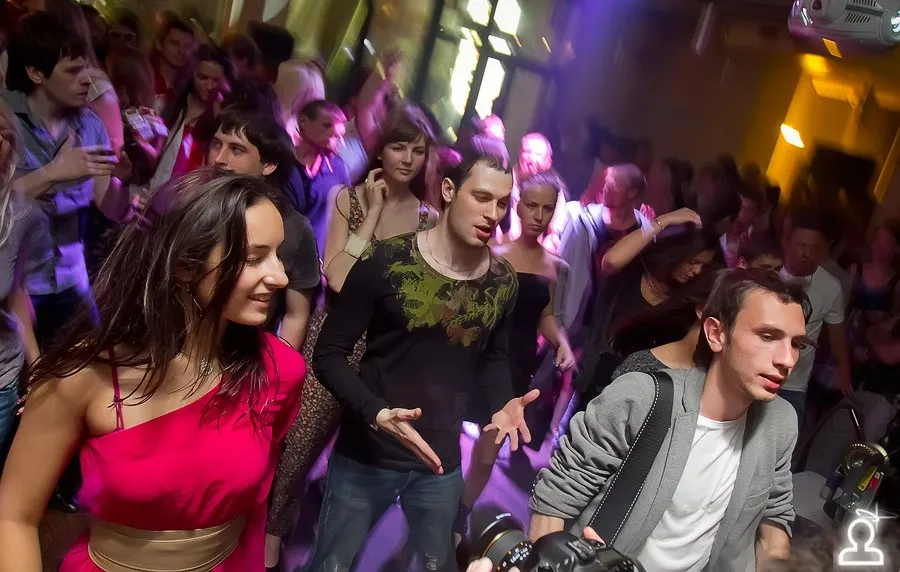 Kris Menace (France) / Re_Play