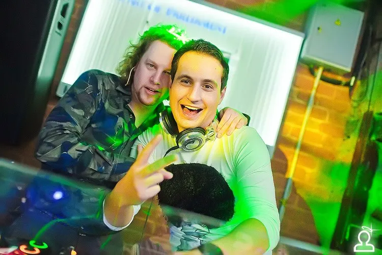Горит Олимпийский огонь золотой / DJ Дан