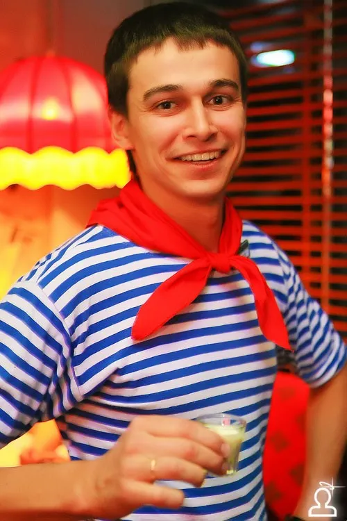 Staff Party: Мисс мокрая майка