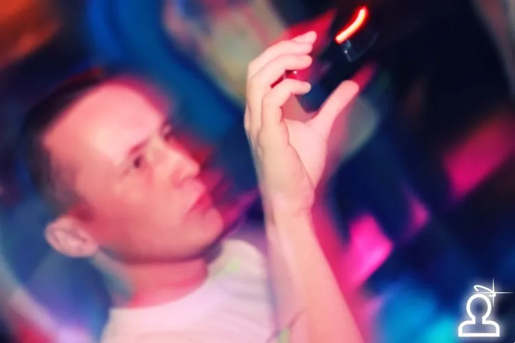 D & B