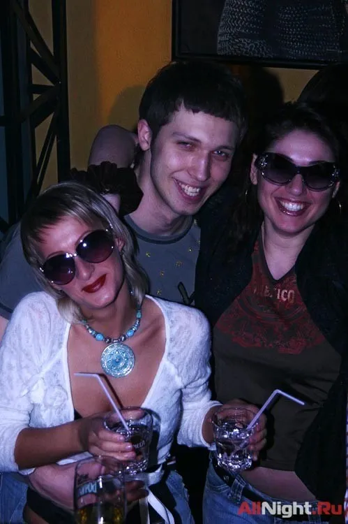 Olmeca & Play Boy Pressent
