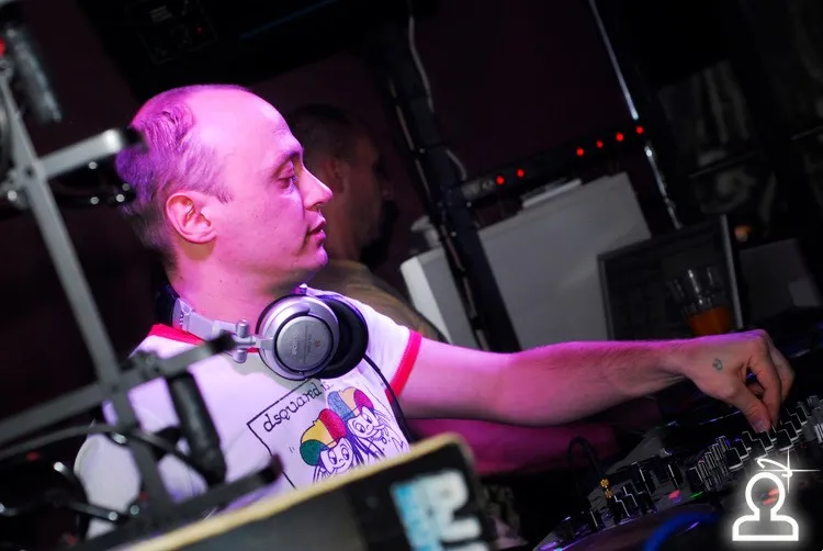 HARD ROCK SOFA LIVE & Dj SET