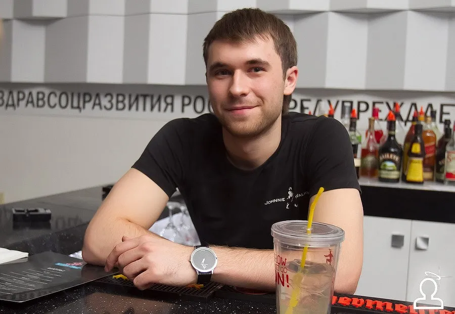 С возвращением, Диван