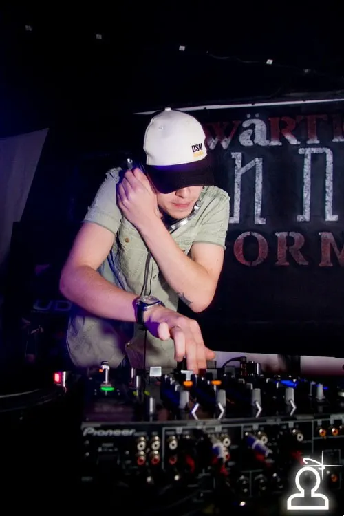 TECHNO FERMA / DJ Geralda