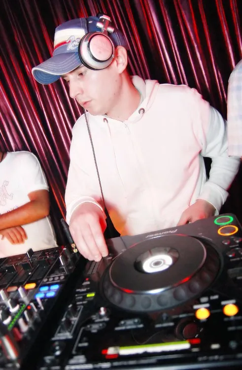 Dj Aik