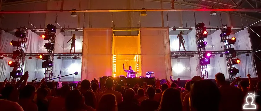 AERODROM: RAVE TERMINAL