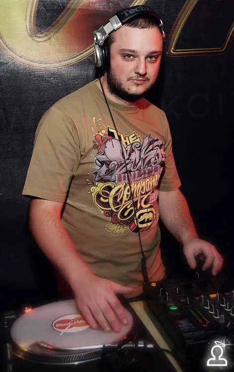 МИСС ПОПА ГОДА 2009 / DJ YORK