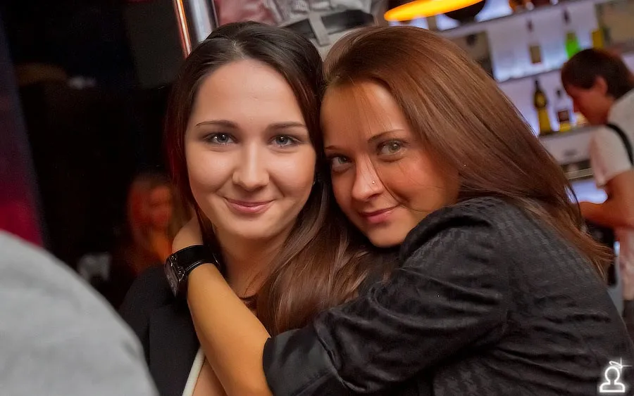 Танцы обниманцы