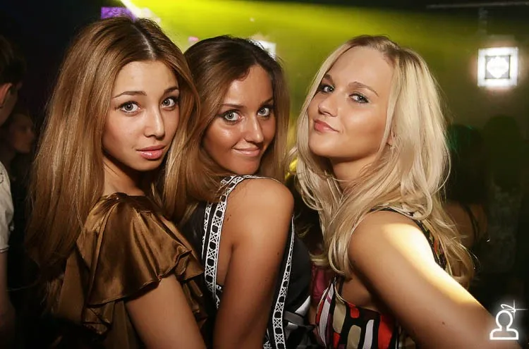 Stylezz / famous