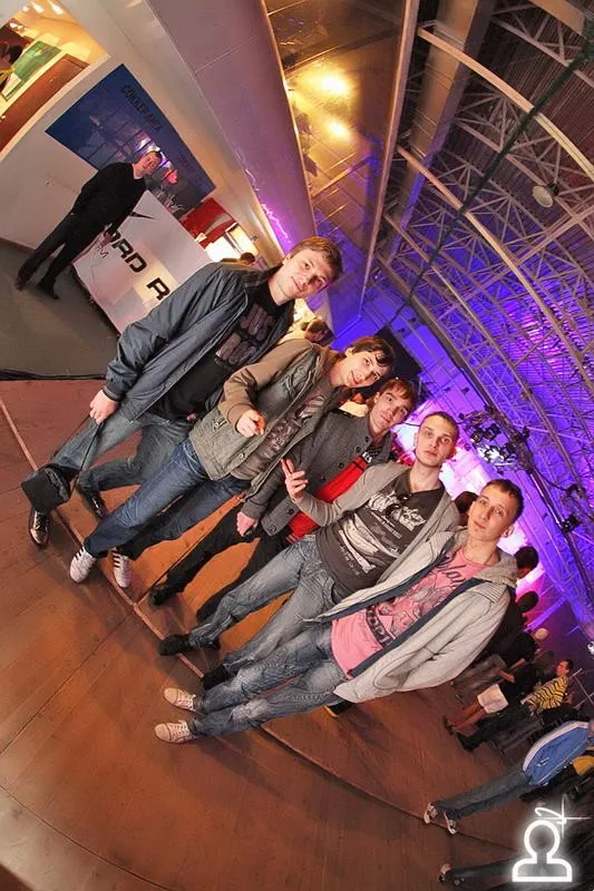 AERODROM: RAVE TERMINAL