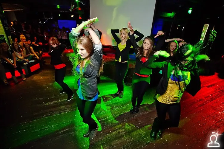 Shake it party
