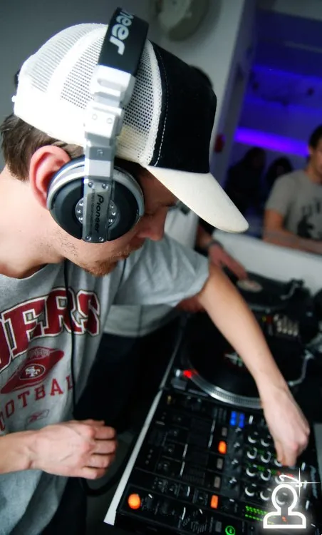 среды “CUTTY BEATS” / DJ Штакет aka LA