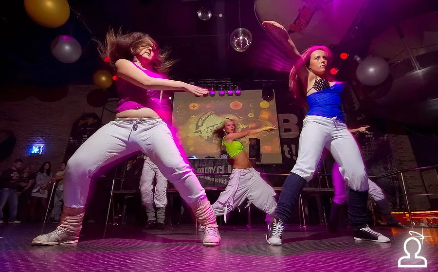SHAKE IT PARTY