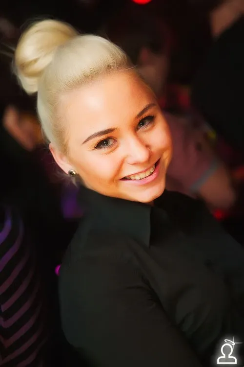 На усах