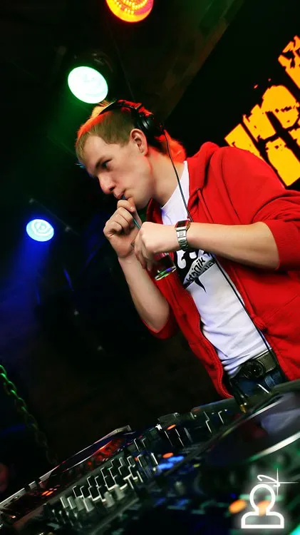 JumpStyle vs TecktOnik
