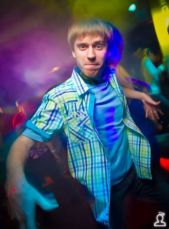 Голый пистолет