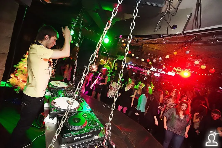 Зайтанцуй / DJ DeeLight