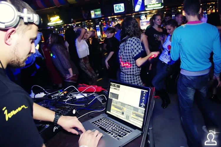 DJ PARADE