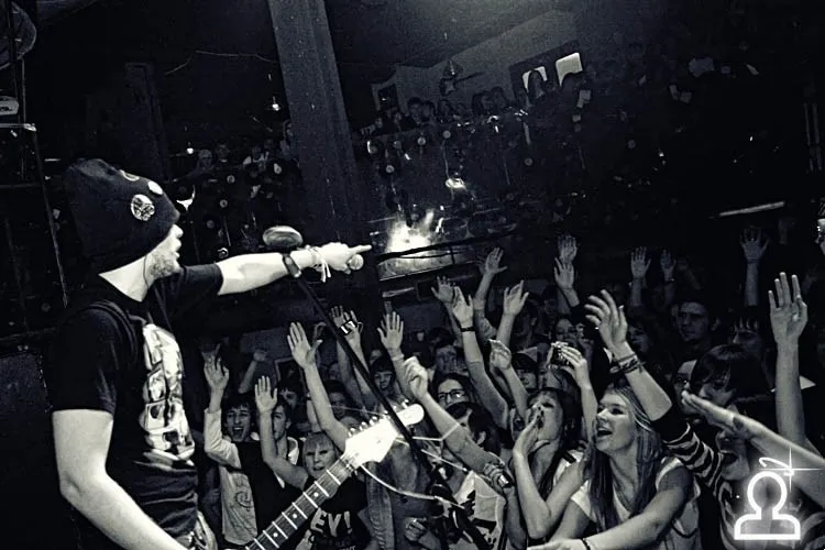 NOIZE MC
