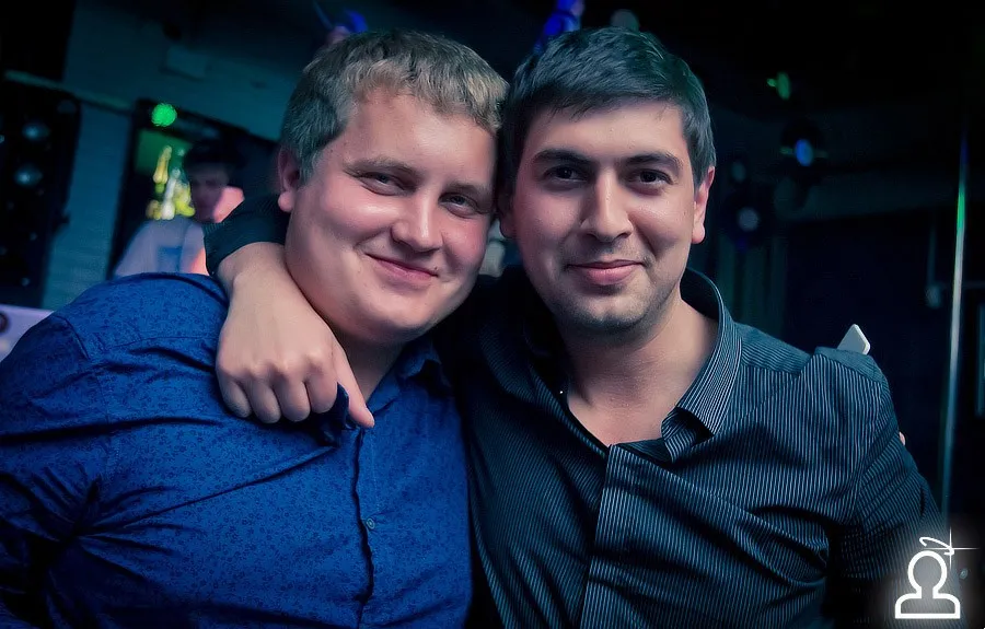 Танцуют все