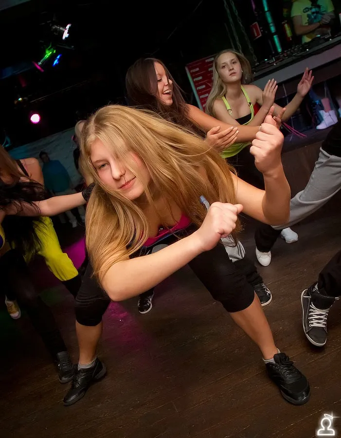 Shake it party: Соседи
