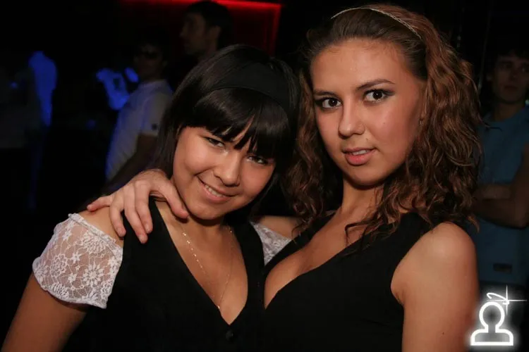 Techno vs. Trance @ 4Rooms (foto by Mikie)