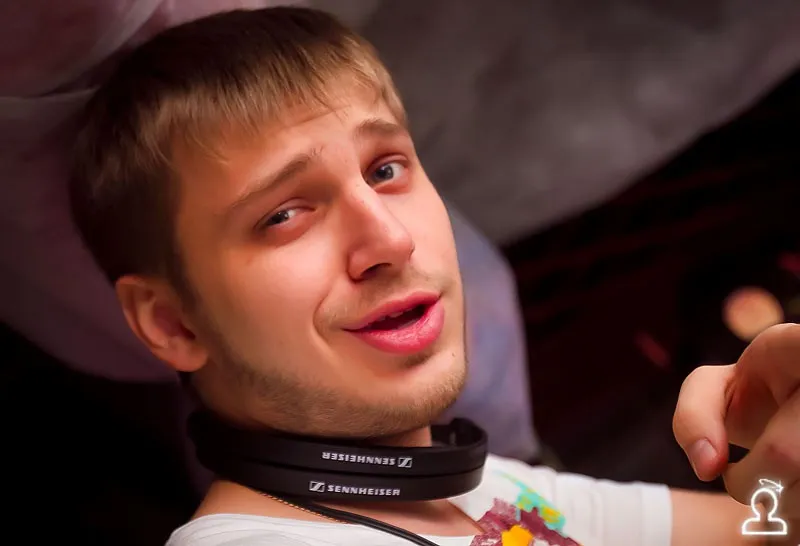 Танцы на барной стойке