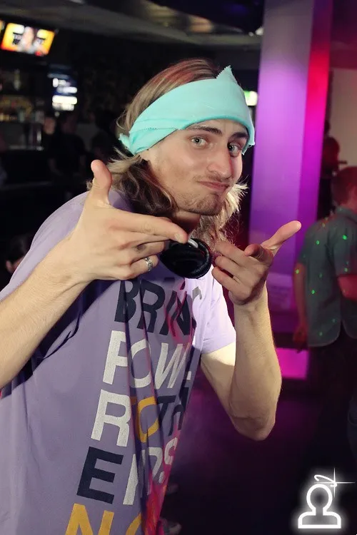D & B