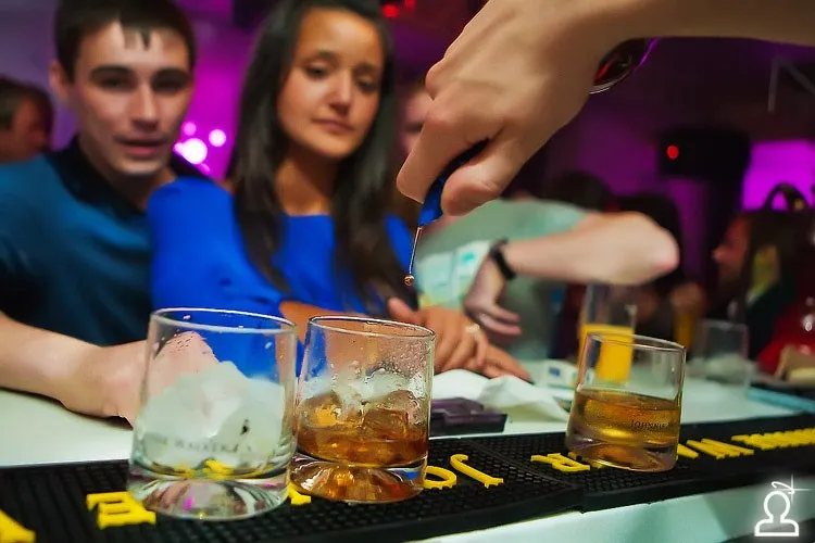 КИСКИ любят WHISKY