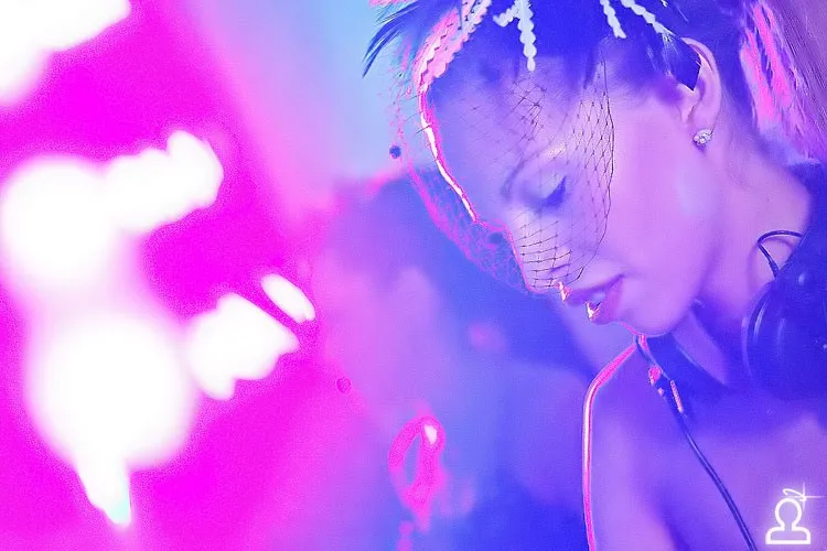 SUMMER JET - DJ She & feat Аdriana