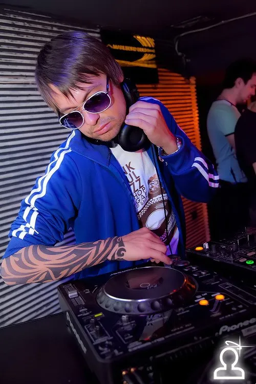 MAX LYAZGIN / ANTIDOTE