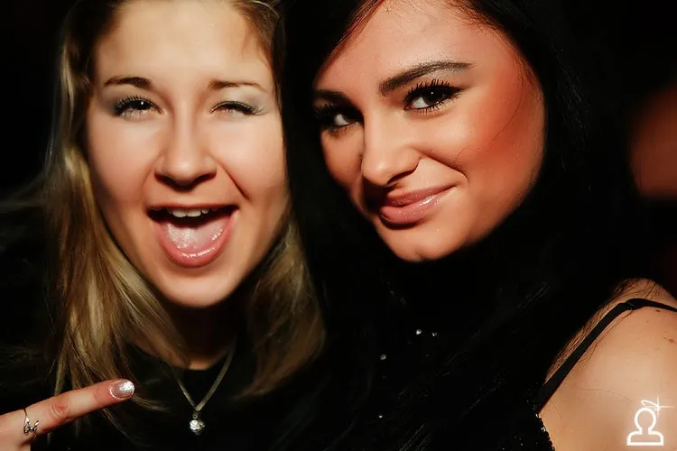 SHAKE IT PARTY